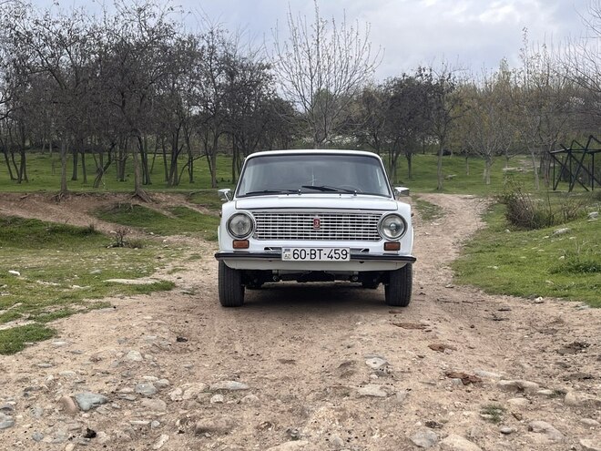 LADA (VAZ) 21011-2