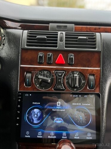 Mercedes E 240-13