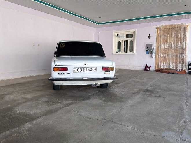 LADA (VAZ) 21011-3