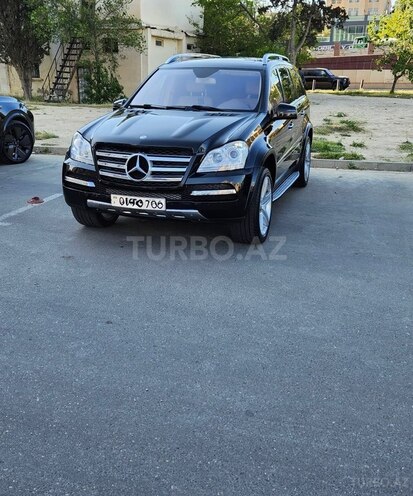 Mercedes GL 550 4MATIC-11