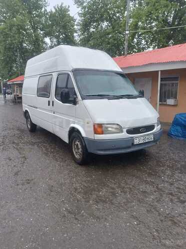 Ford Transit-9
