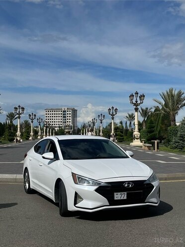 Hyundai Elantra-4