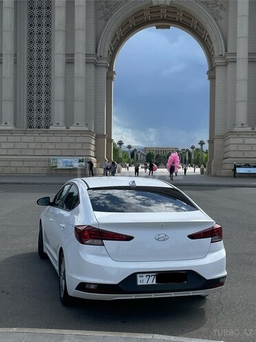 Hyundai Elantra-7