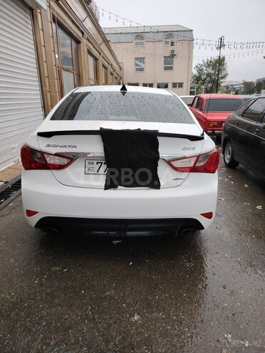 Hyundai Sonata-5