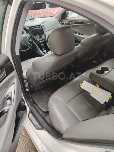 Hyundai Sonata-11