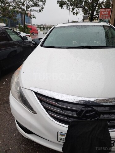 Hyundai Sonata-4