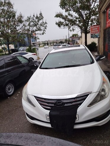 Hyundai Sonata-1