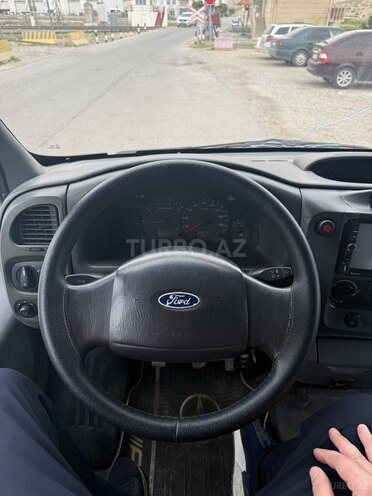 Ford Transit-6
