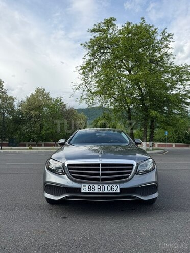 Mercedes E 300-1