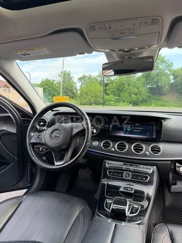 Mercedes E 300-10