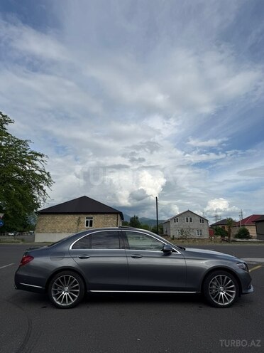 Mercedes E 300-8