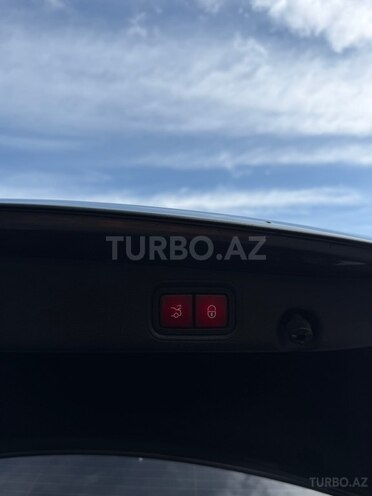 Mercedes E 300-19