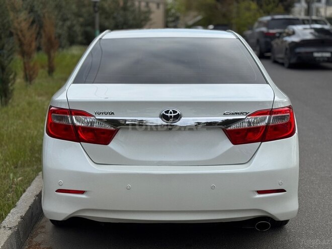 Toyota Camry-5