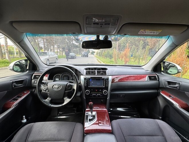 Toyota Camry-11