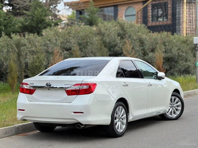 Toyota Camry-3