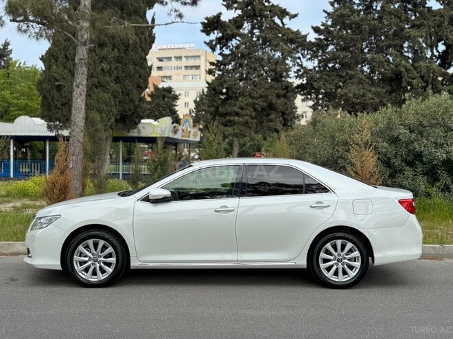 Toyota Camry-7