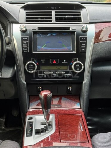 Toyota Camry-12