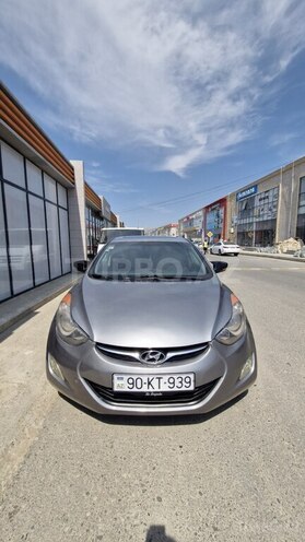 Hyundai Elantra-1