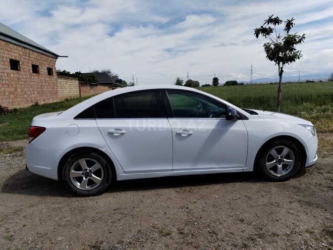 Chevrolet Cruze-11