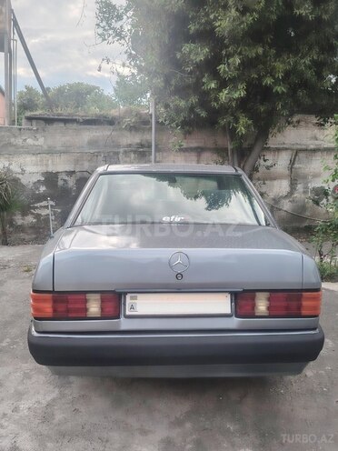 Mercedes 190-5