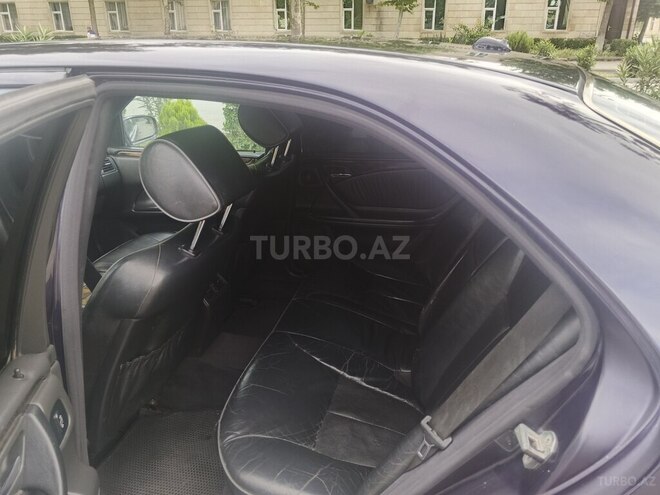 Mercedes E 220-5