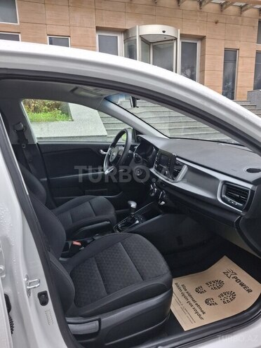 Kia Rio-7