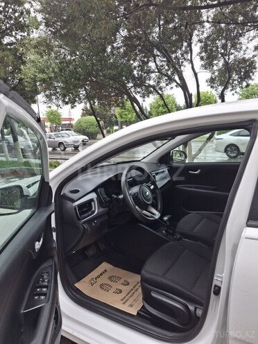 Kia Rio-9