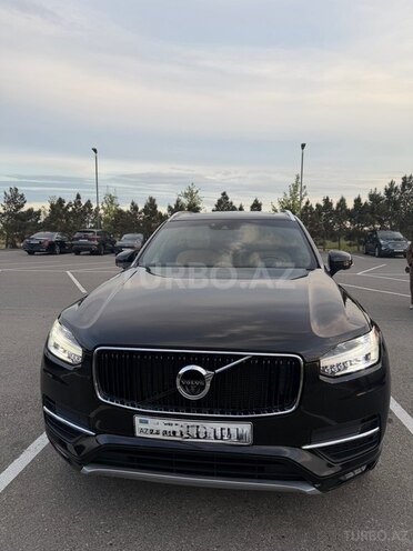 Volvo XC90-1