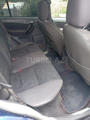 Toyota RAV4-7