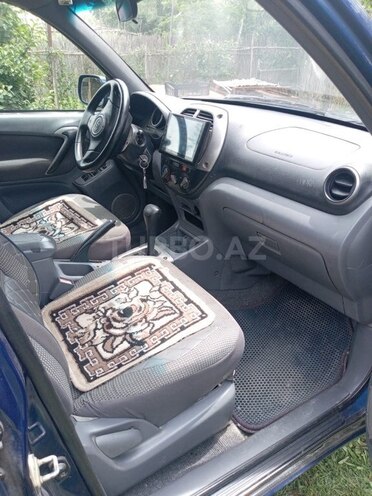 Toyota RAV4-6