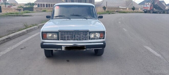 LADA (VAZ) 2107-1