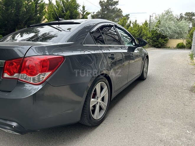 Chevrolet Cruze-10