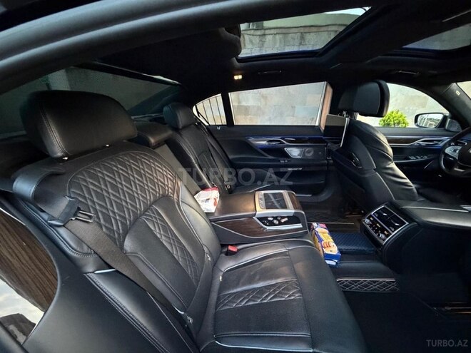 BMW 740-7