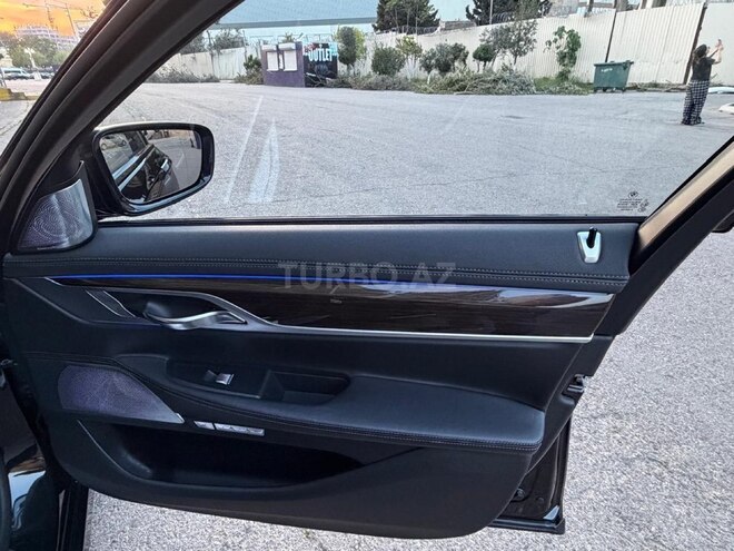 BMW 740-16