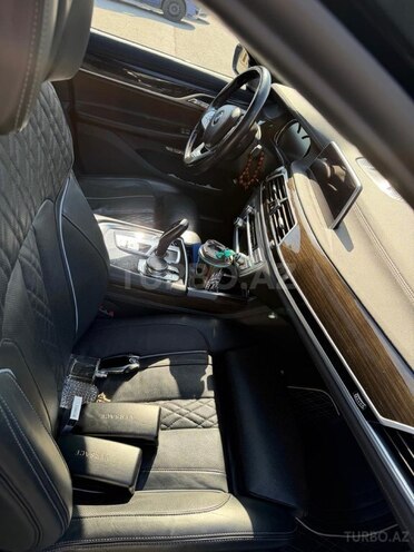 BMW 740-12