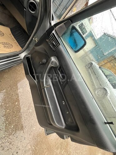 BMW 525-11