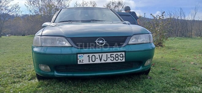 Opel Vectra-4