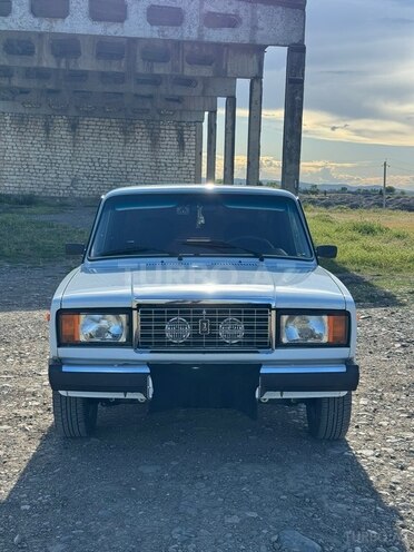 LADA (VAZ) 2107-1