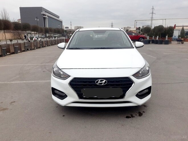 Hyundai Accent-2