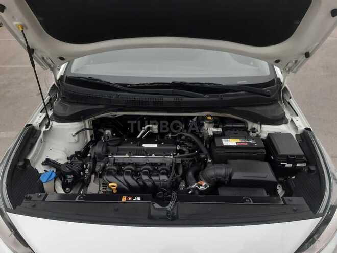 Hyundai Accent-16