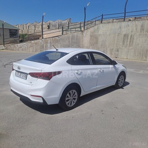 Hyundai Accent-8