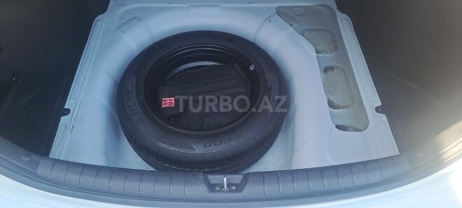 Hyundai Accent-13