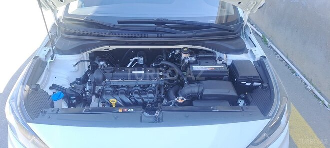 Hyundai Accent-14