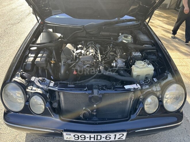 Mercedes E 220-2