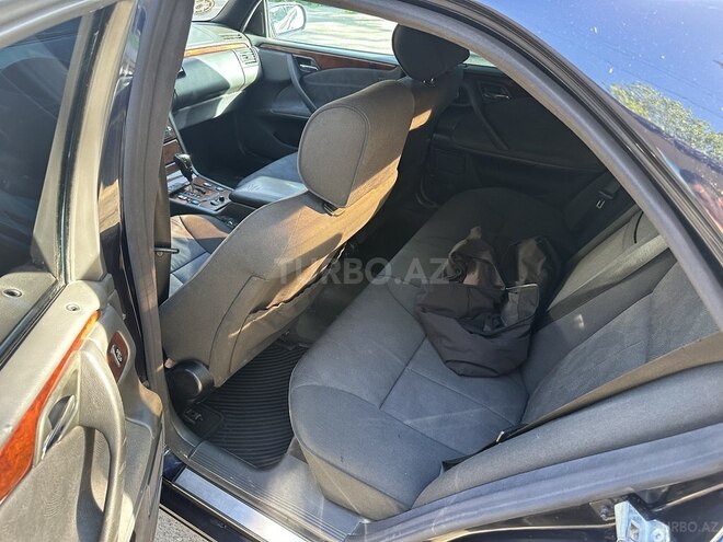 Mercedes E 220-8