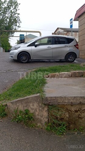 Nissan Note-9