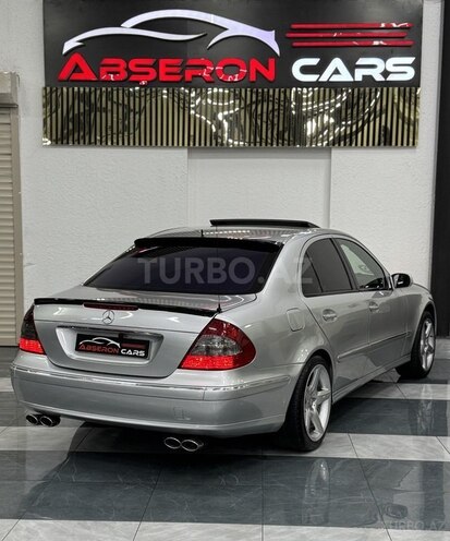 Mercedes E 350-11