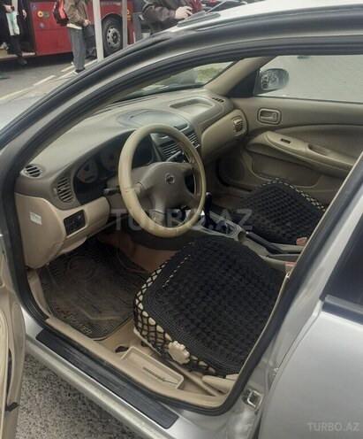 Nissan Sunny-8