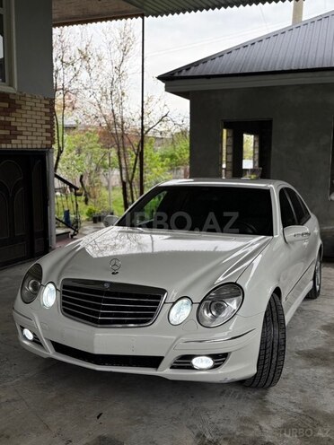Mercedes E 240-2