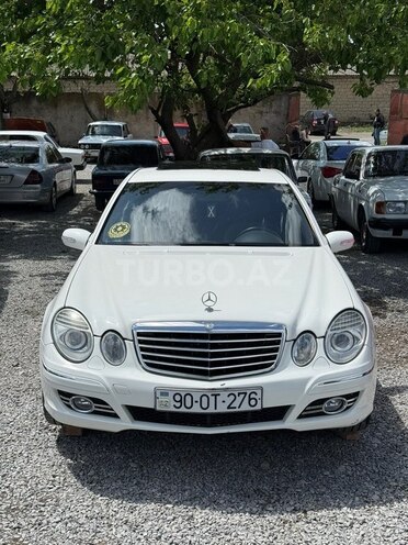 Mercedes E 240-1